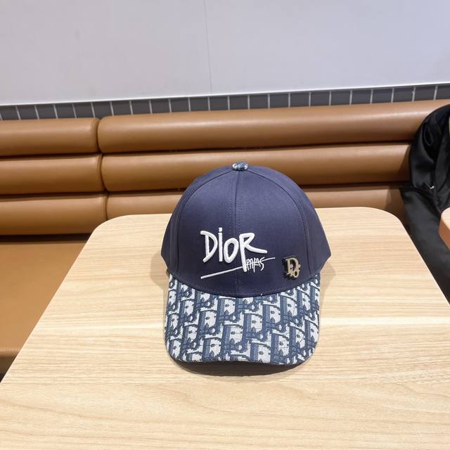 Dior 迪奥 经典款原单棒球帽 精致純也格调很有感觉 很酷很时尚 专柜断货热门 质量超赞